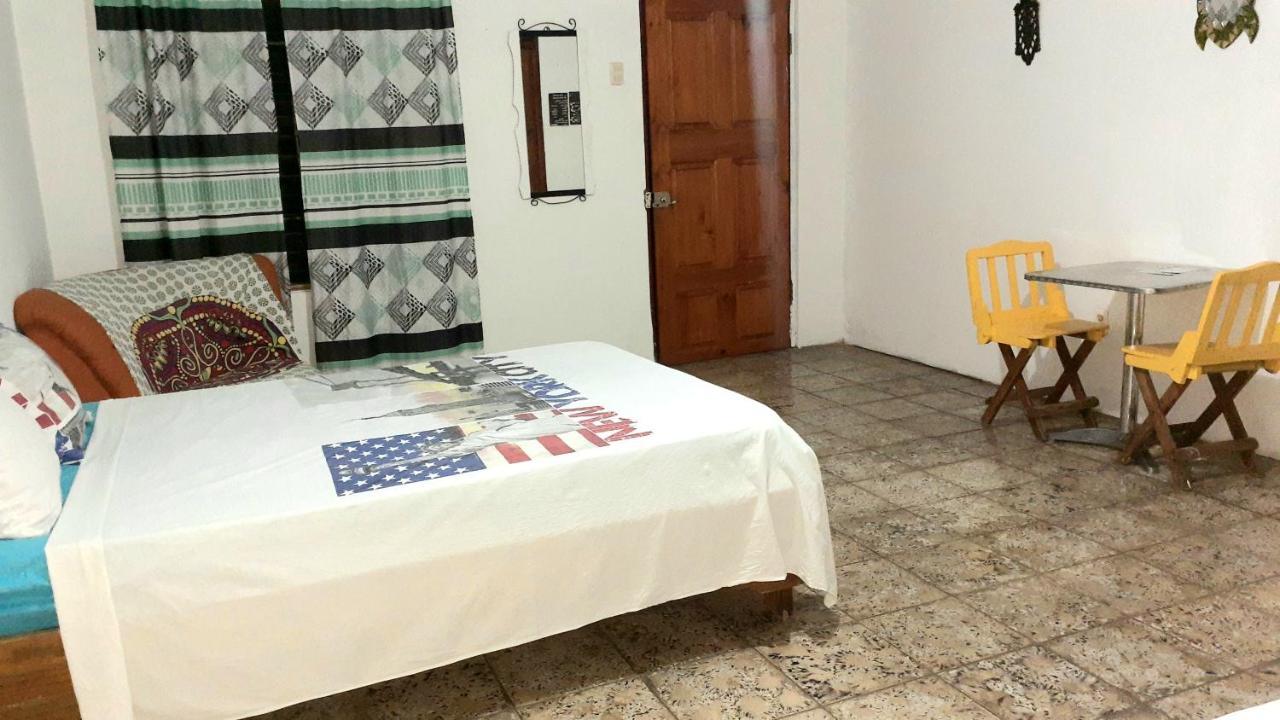 Rooms Palmeras กาอุยตา ภายนอก รูปภาพ